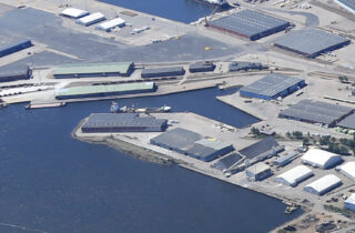 Hacklin Bulk Boys varastointipalvelut Haminassa ja Kotkassa. Haminan varastoterminaalit